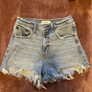 Abercrombie & Fitch 90s Relaxed Cutoff Short High Rise